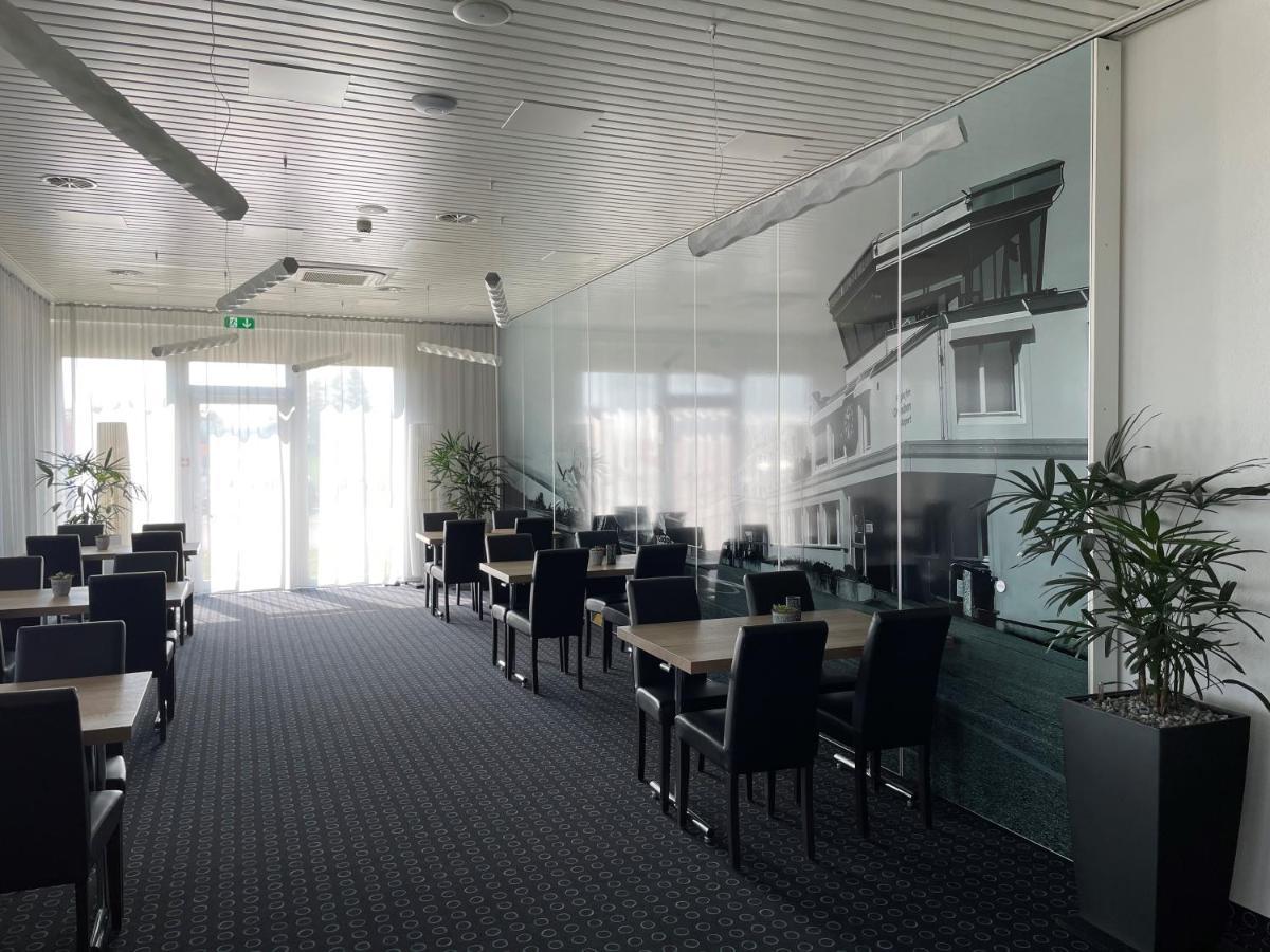 Airporthotel เกรนเคน ภายนอก รูปภาพ