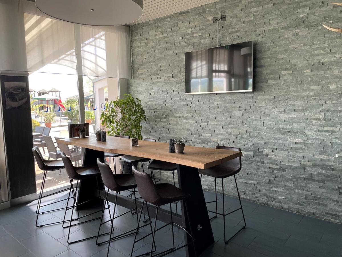 Airporthotel เกรนเคน ภายนอก รูปภาพ