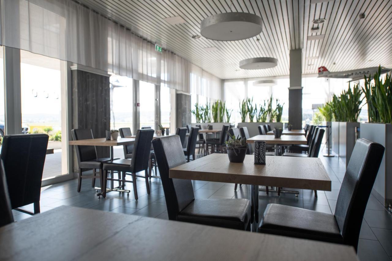Airporthotel เกรนเคน ภายนอก รูปภาพ